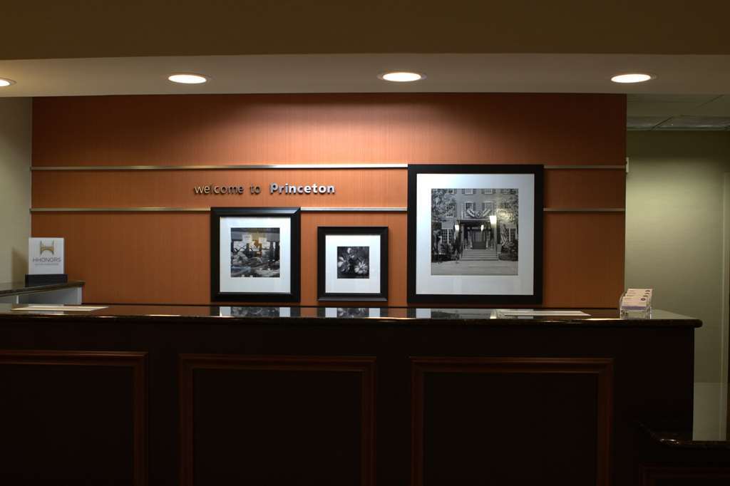 Hampton Inn Princeton Beltér fotó